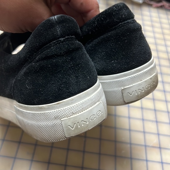 Vince Cage Suede Hook Loop Platform Shoe.Size 9.5 - Picture 2 of 3